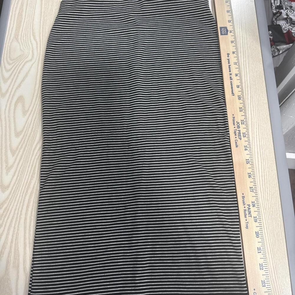 Forever 21 black & white striped midi skirt in a S
